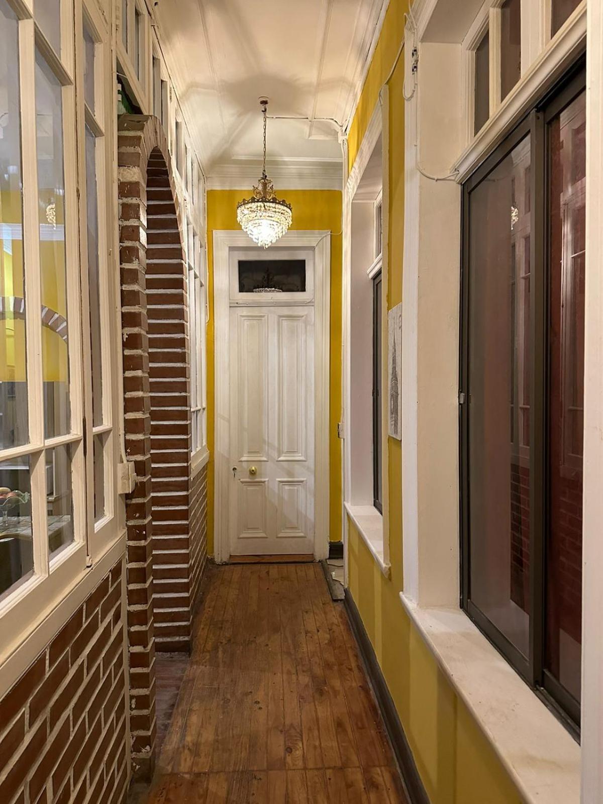 ホテル Das Gelbe Haus ヴァルパライソ エクステリア 写真
