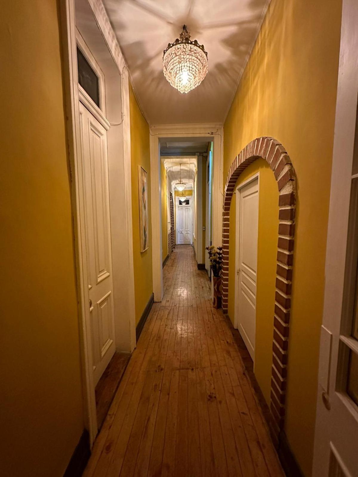 ホテル Das Gelbe Haus ヴァルパライソ エクステリア 写真