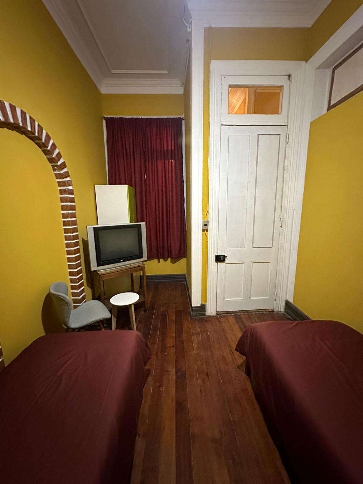 ホテル Das Gelbe Haus ヴァルパライソ エクステリア 写真